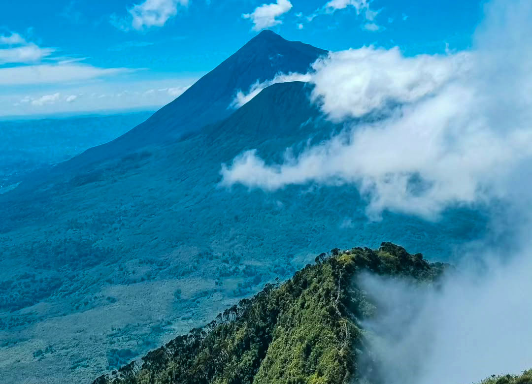 Sabinyo-Gorge-Walk-in-Mgahinga-Gorilla-National-Park