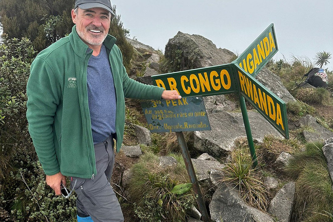 Hiking Mount Sabyinyo